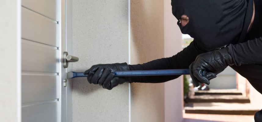 Furto di PC a scuola