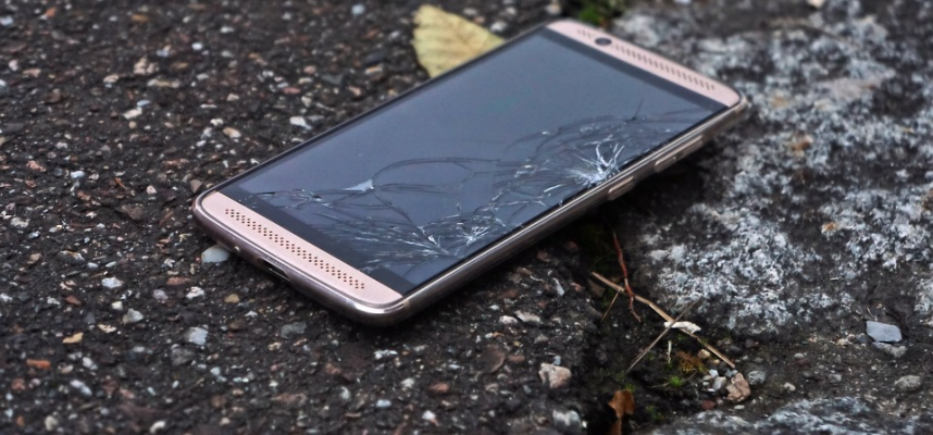 cellulare danneggiato