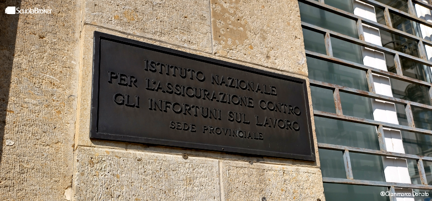 La polizza di assicurazione scolastica la paga lo Stato