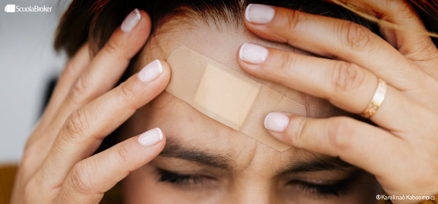 Docente colpita con pistola ad aria compressa